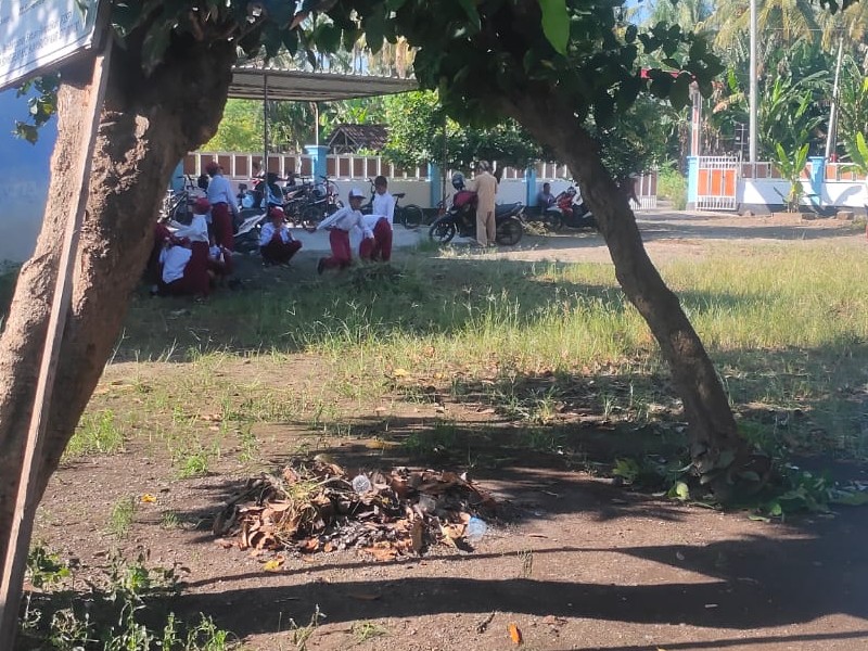 GOTONG ROYONG MEMBERSIHKAN SEKOLAH 30 Maret 2026